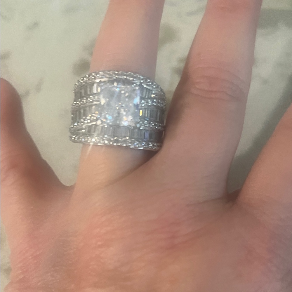 Elegant Silver Women's Ring